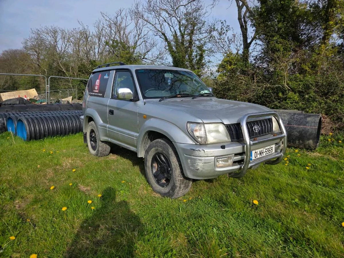 *FOR WRECKING* 2001 Toyota Landcruiser - Image 2