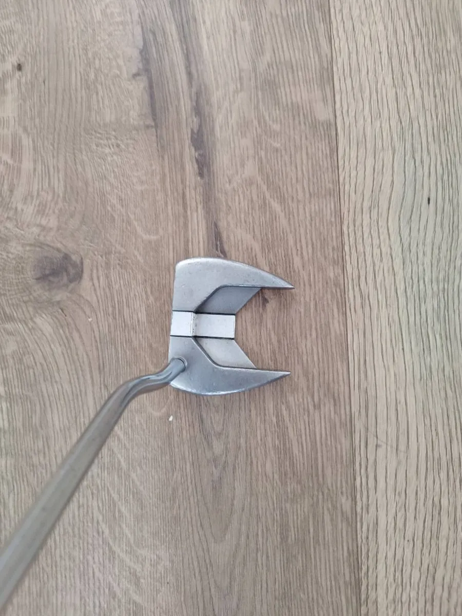 Odyssey white hot xg hawk putter - Image 1