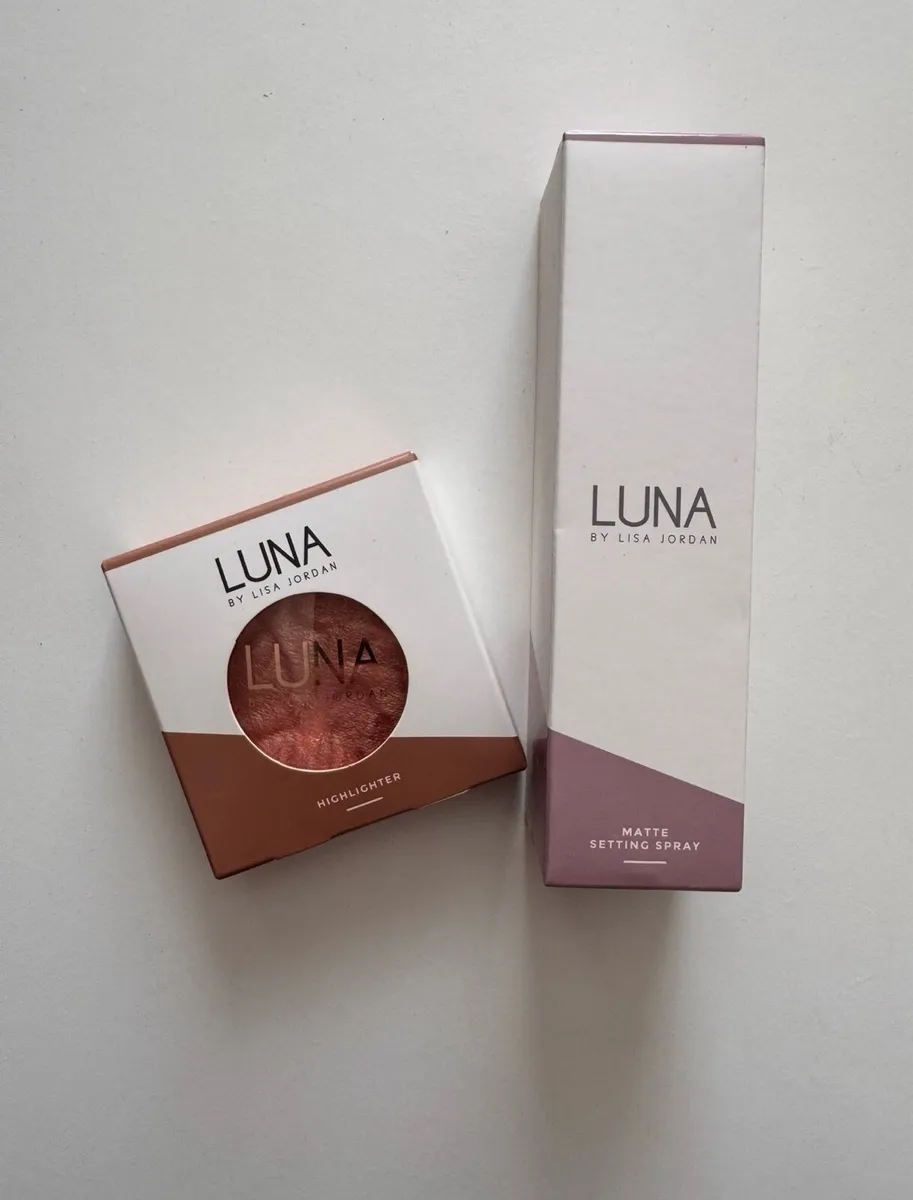Luna by Lisa, highlighter & matte setting spray - Image 1