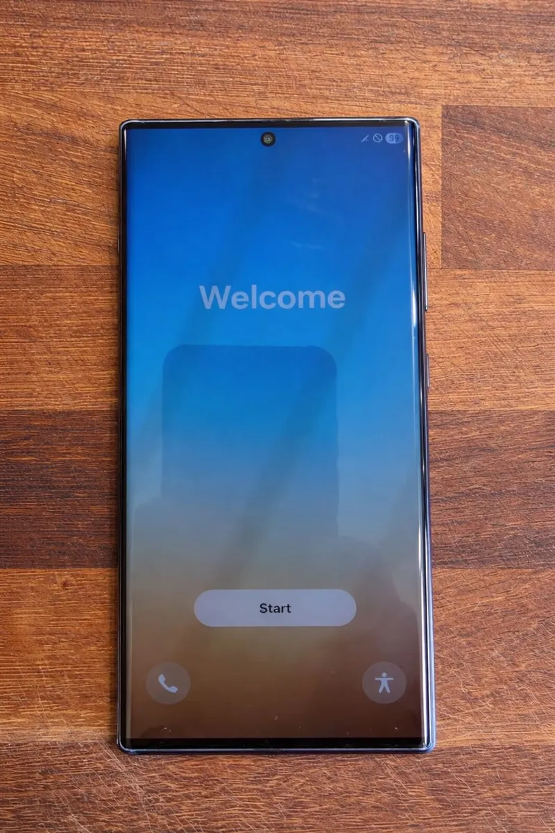 S22 Ultra with Defender Case and new charging cabl - Image 1