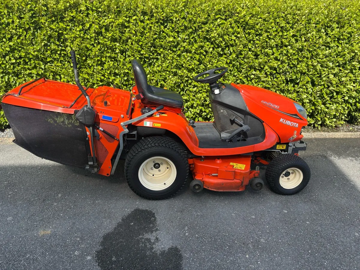 Kubota GR 2120 - Image 1