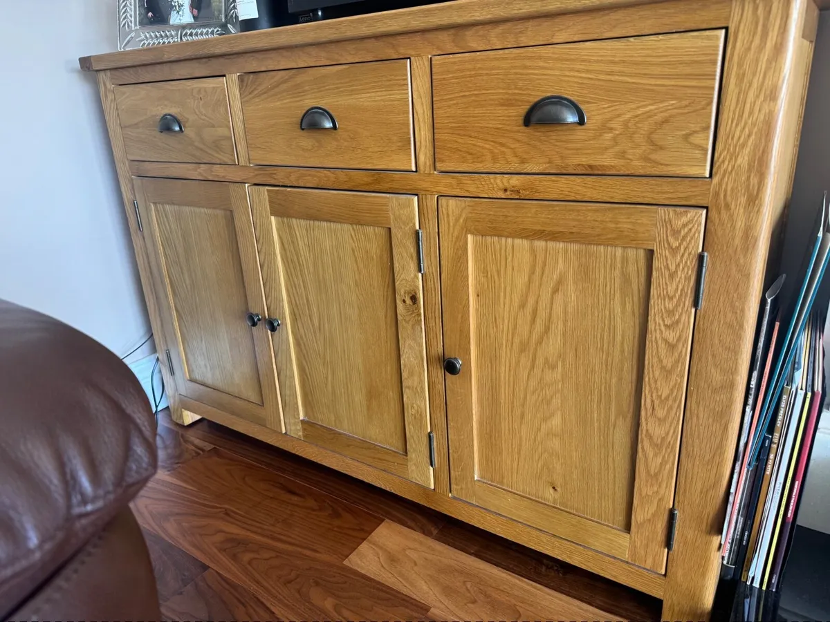 Oak sideboard - Image 1