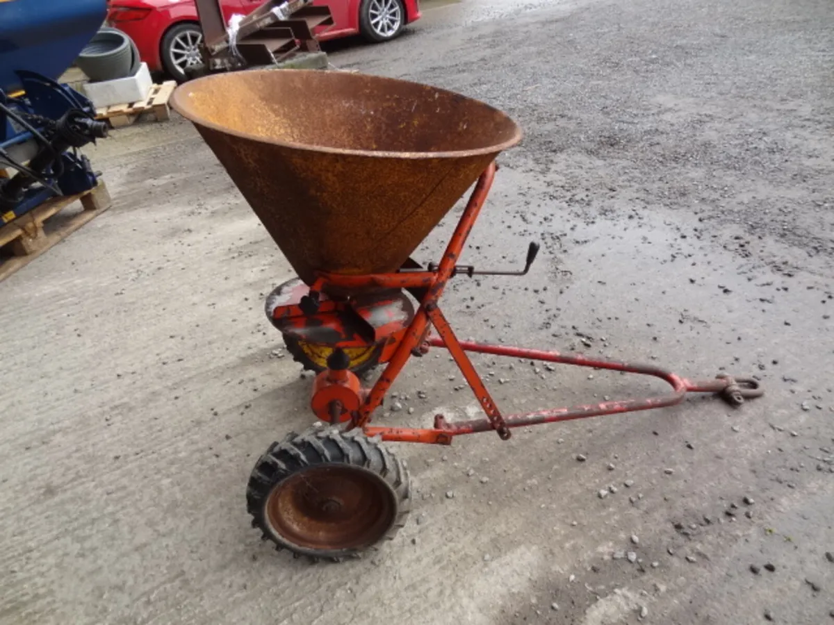 Bezzecchi Trailed Spreader - Image 3