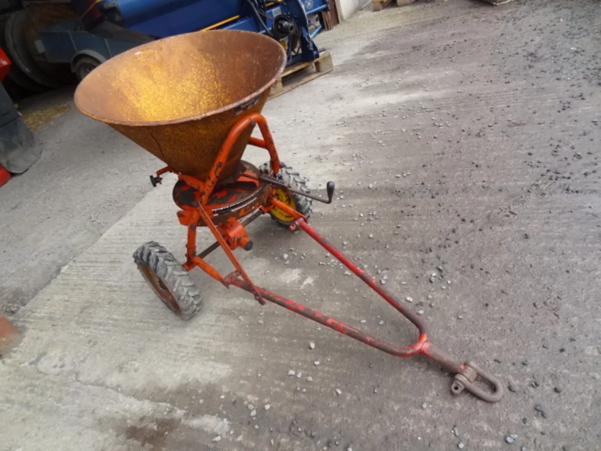 Bezzecchi Trailed Spreader - Image 2