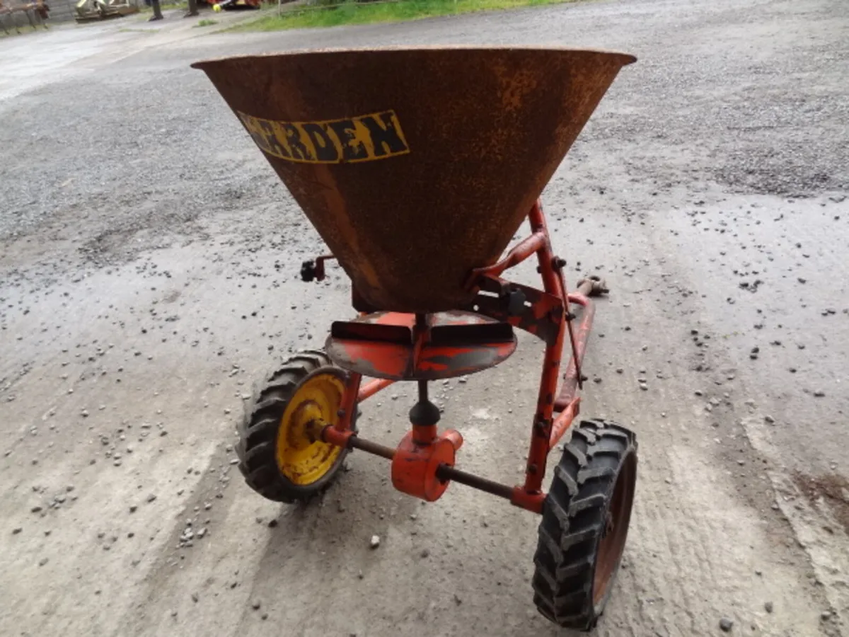 Bezzecchi Trailed Spreader - Image 4