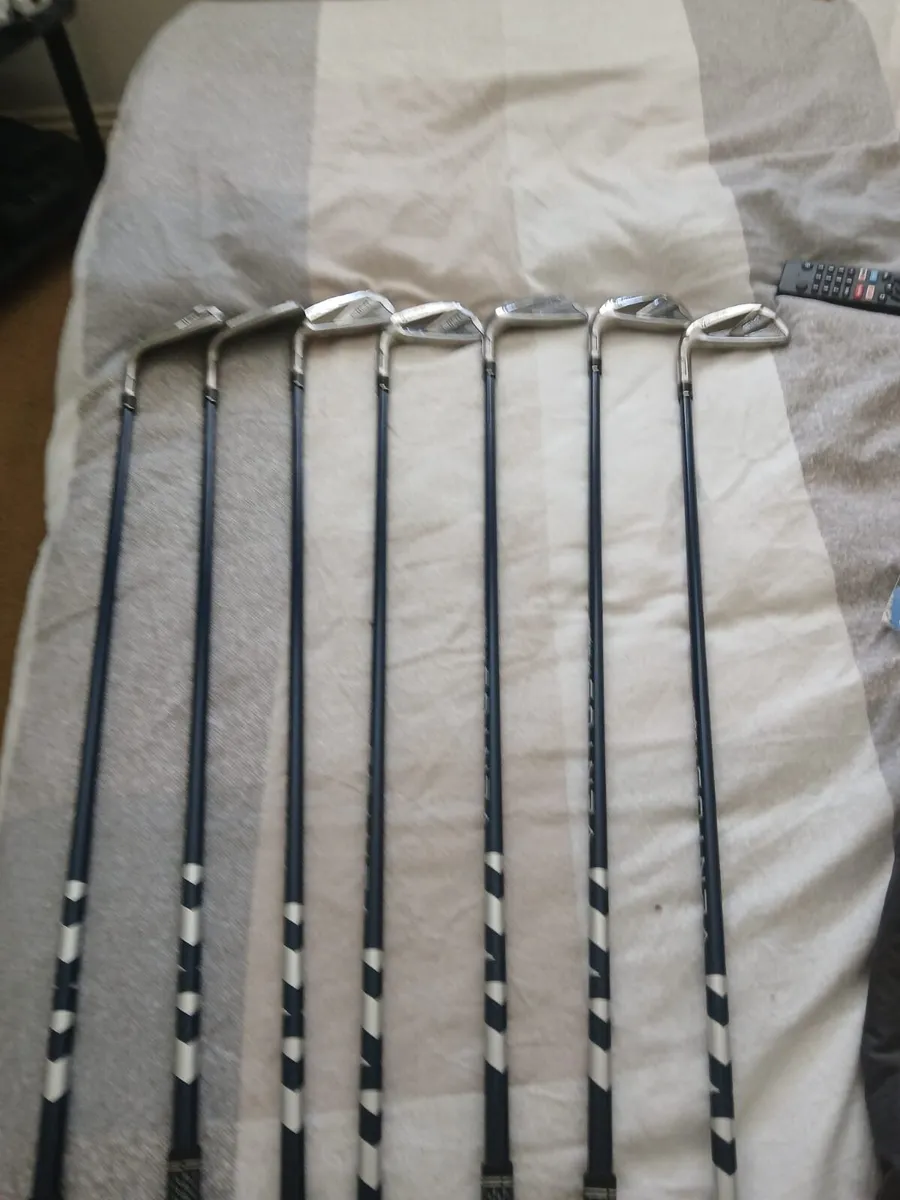 Left handed golf clubs - Image 1