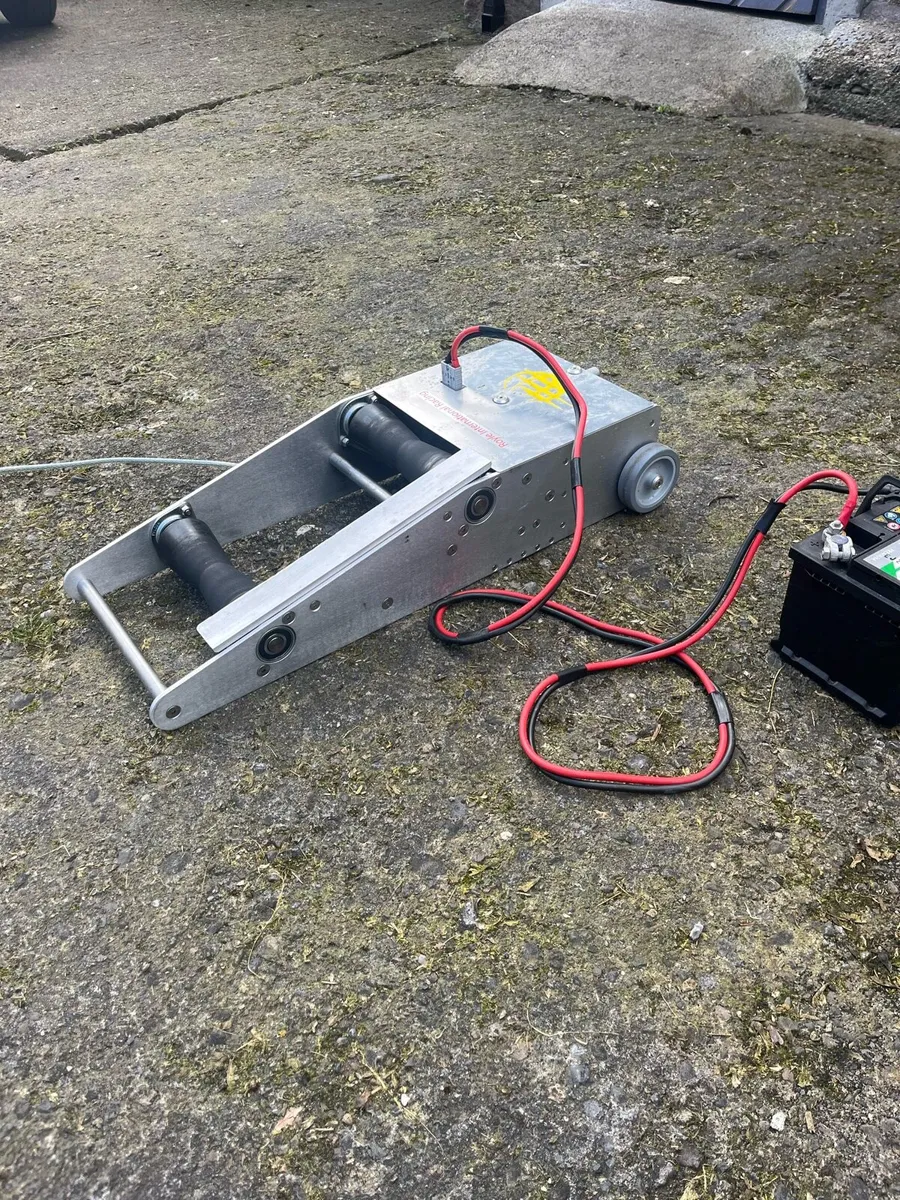 Motorcycle paddock /pit 12v roller starter - Image 1