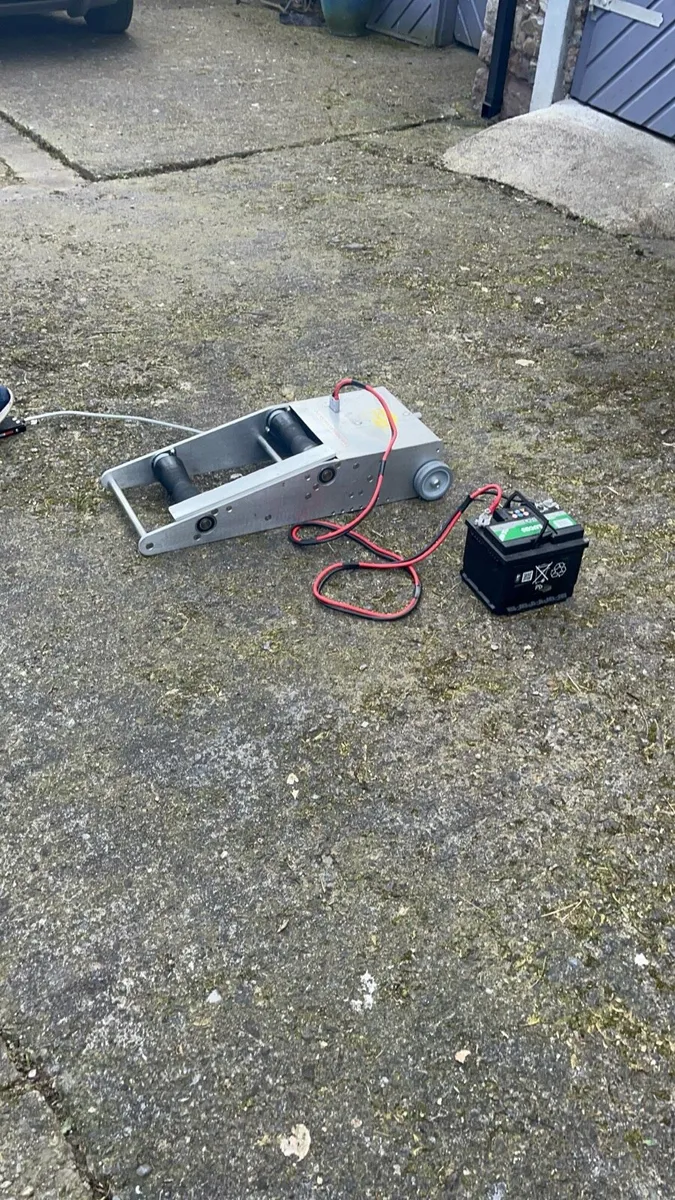 Motorcycle paddock /pit 12v roller starter - Image 4