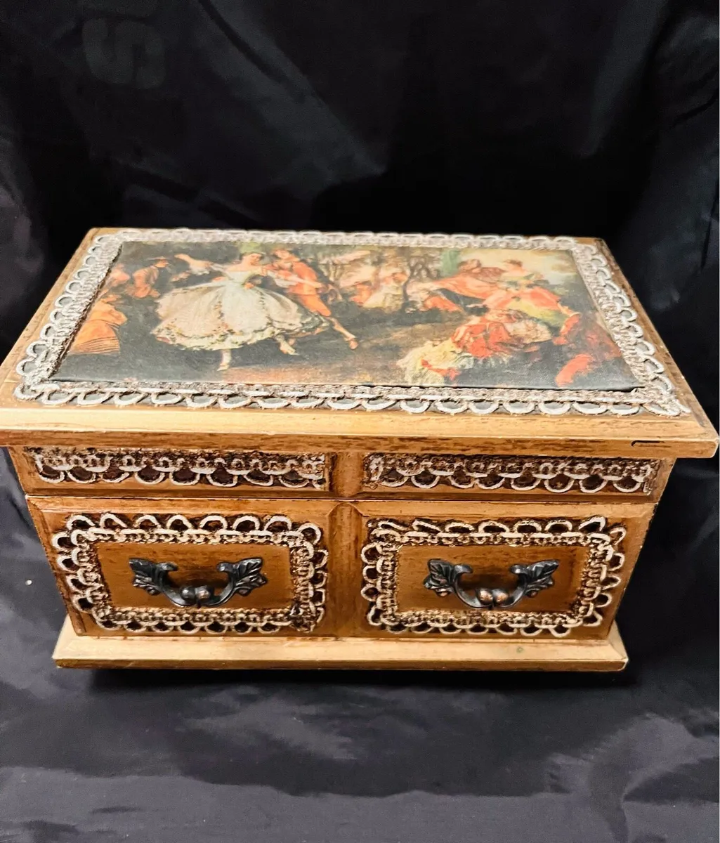Jewellery box - Image 1