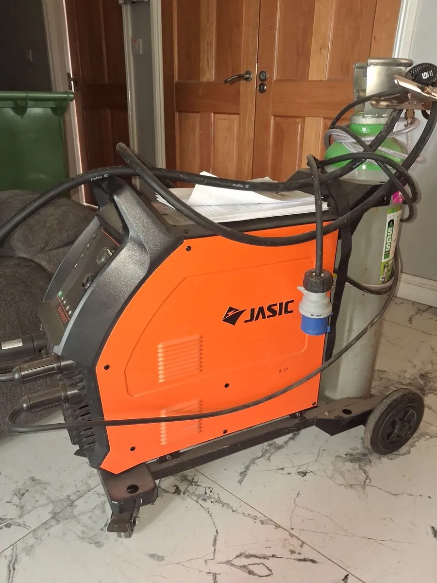 Welder -Jasic EM-250CT - Image 1