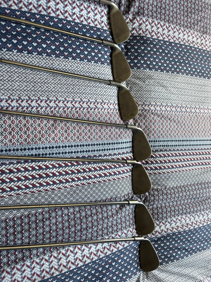 Ping g15 iron set (4 iron to wedge) - Image 1