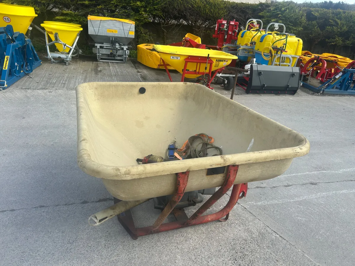 Abbey PA700 Fertilser Spreader - Image 3