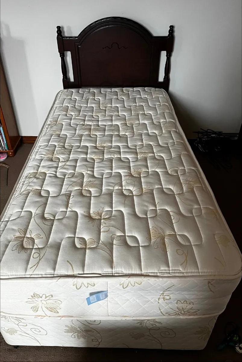 Single bed - Image 1