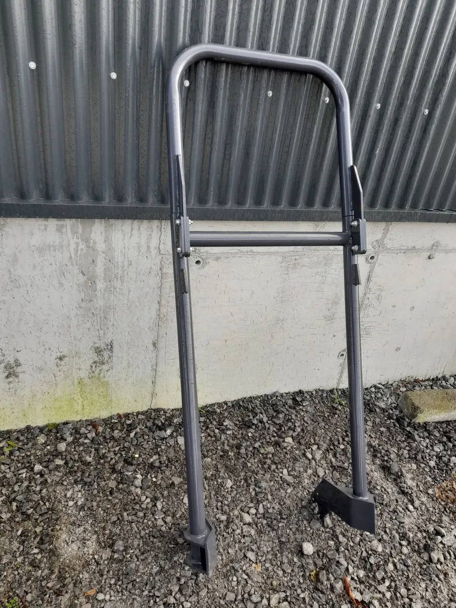 Roll over Guards. - Image 1