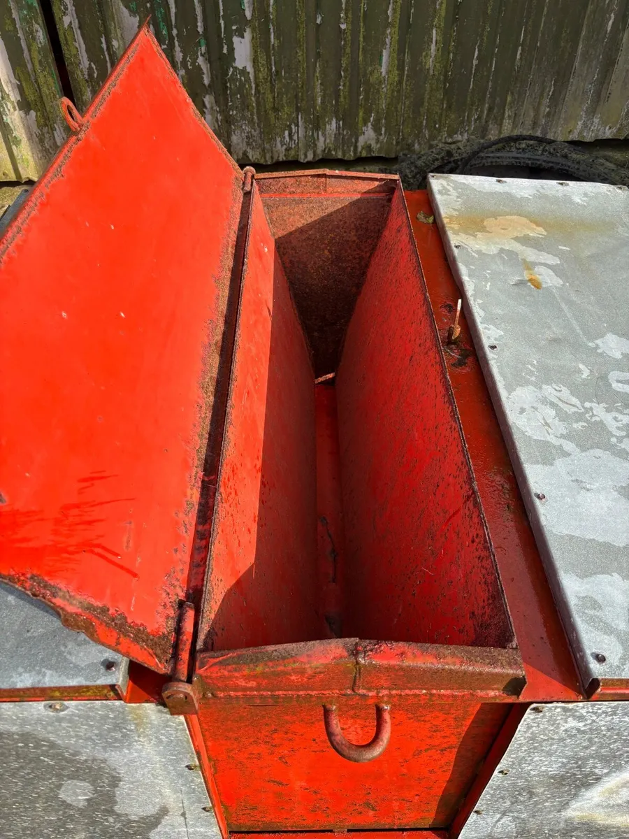 Sheep feeder - Image 3