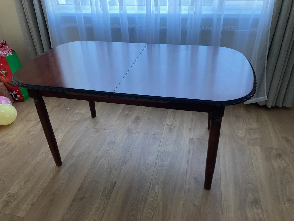 Dining room table