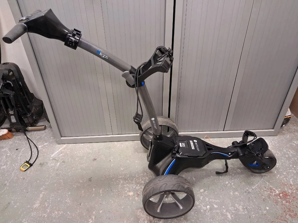 GPS Motocaddy at leading trolley specialist - Image 4