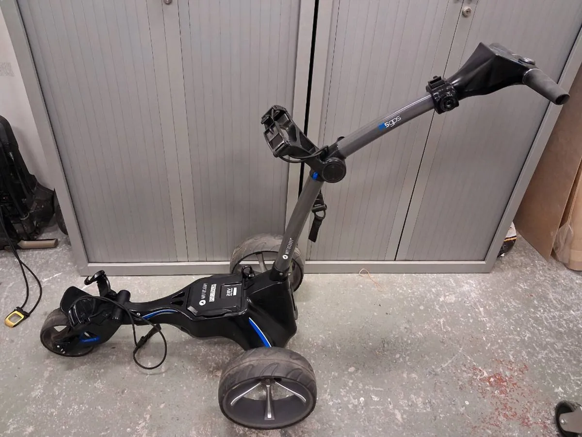 GPS Motocaddy at leading trolley specialist - Image 1