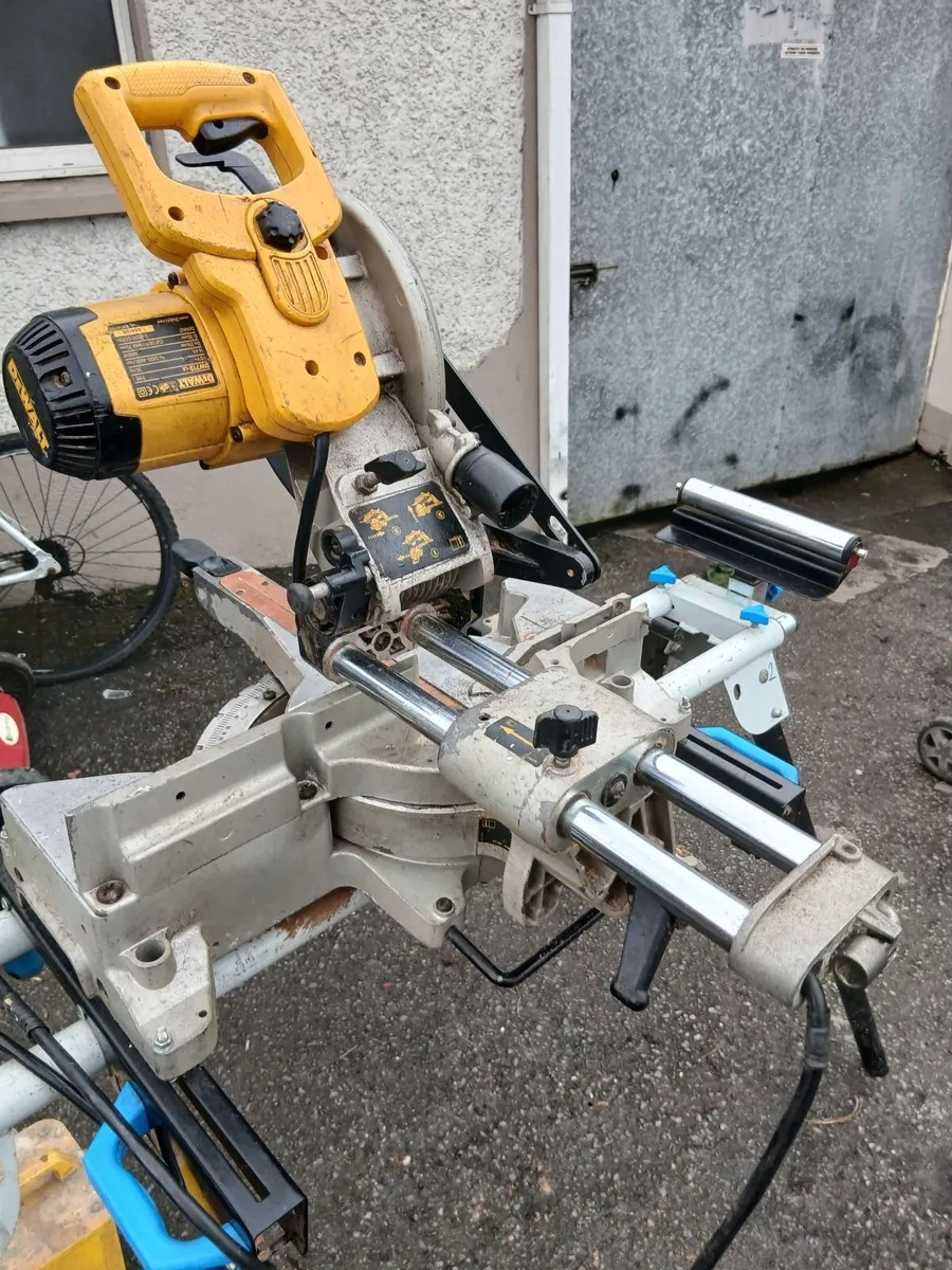 Dewalt 712 LK working 100-percent priced - Image 2