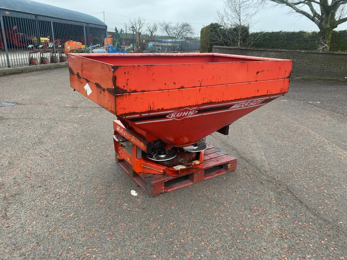 Kuhn MDS921 Fertiliser Spreader - Image 2