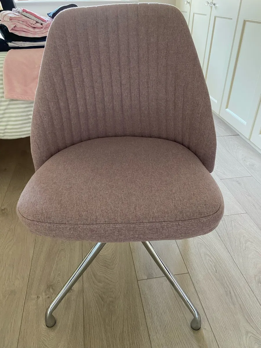 Student office chair - Image 1