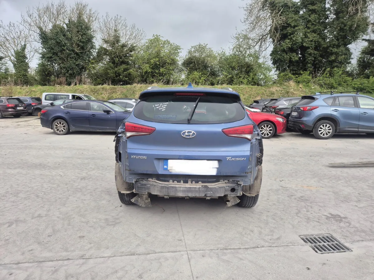 2017 Hyundai Tucson *For Parts* - Image 4