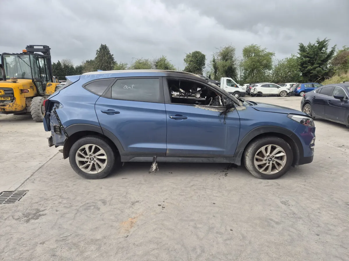 2017 Hyundai Tucson *For Parts* - Image 3