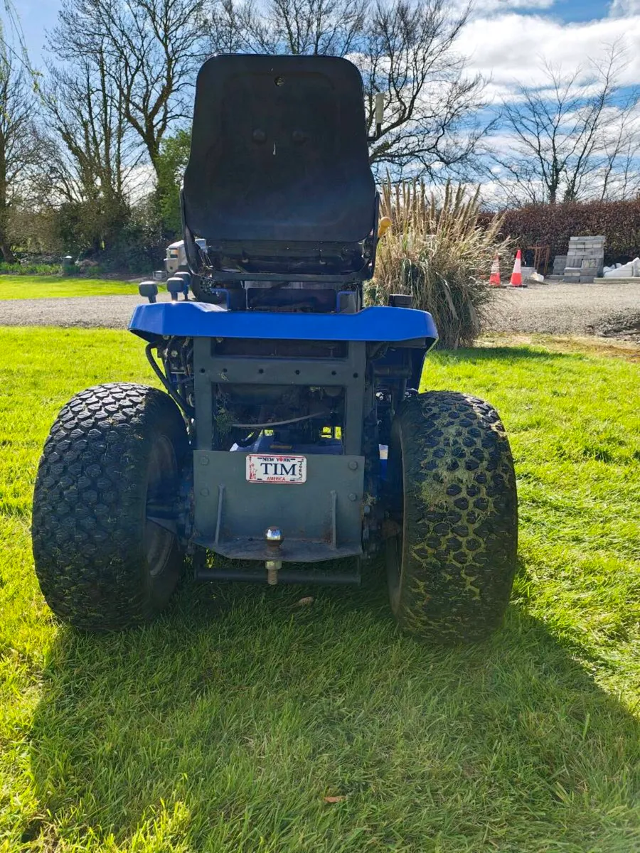 Iseki tractor mower - Image 4