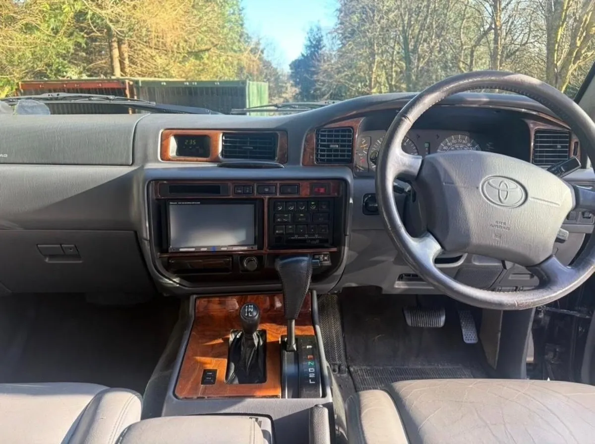 Toyota Land Cruiser 1997 - Image 2