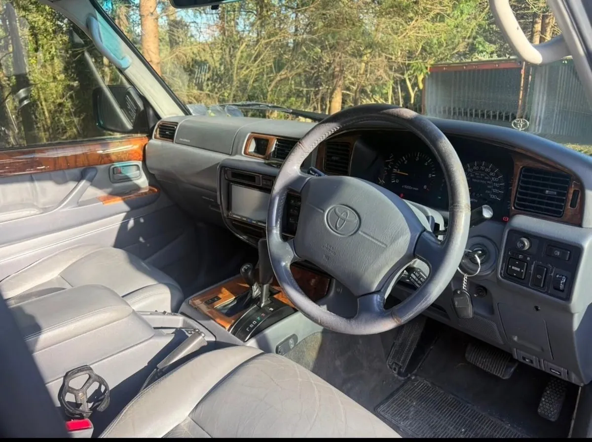 Toyota Land Cruiser 1997 - Image 3