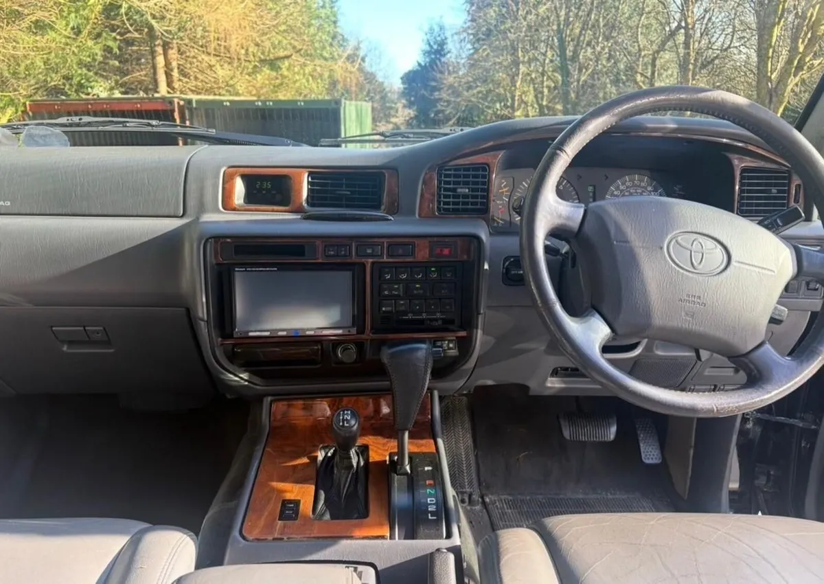 Toyota Land Cruiser 1997 - Image 4