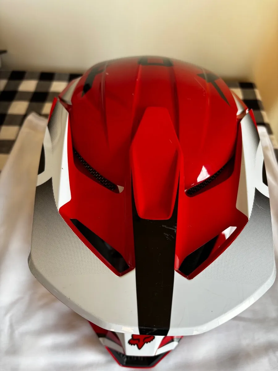 Fox V1 Motorcross Helmet - Image 3