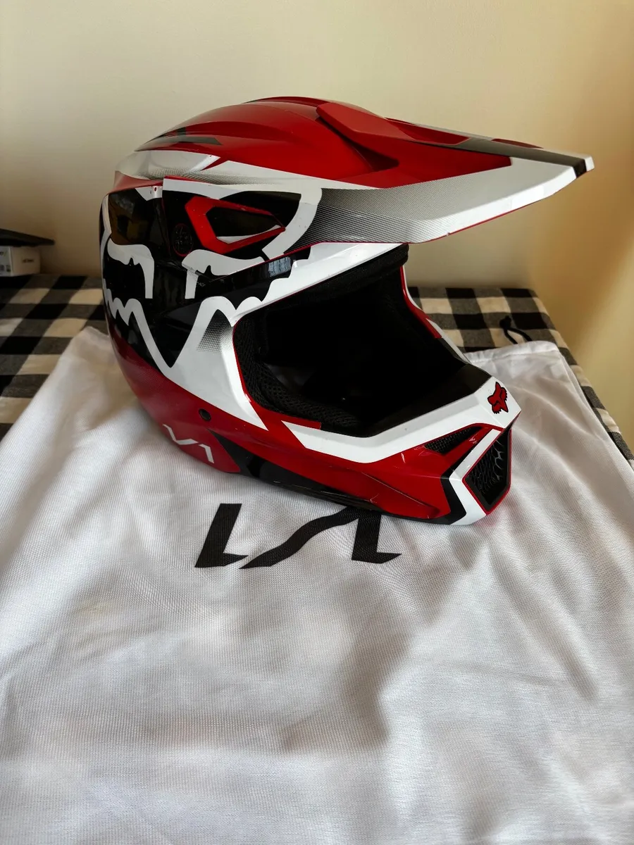 Fox V1 Motorcross Helmet - Image 1