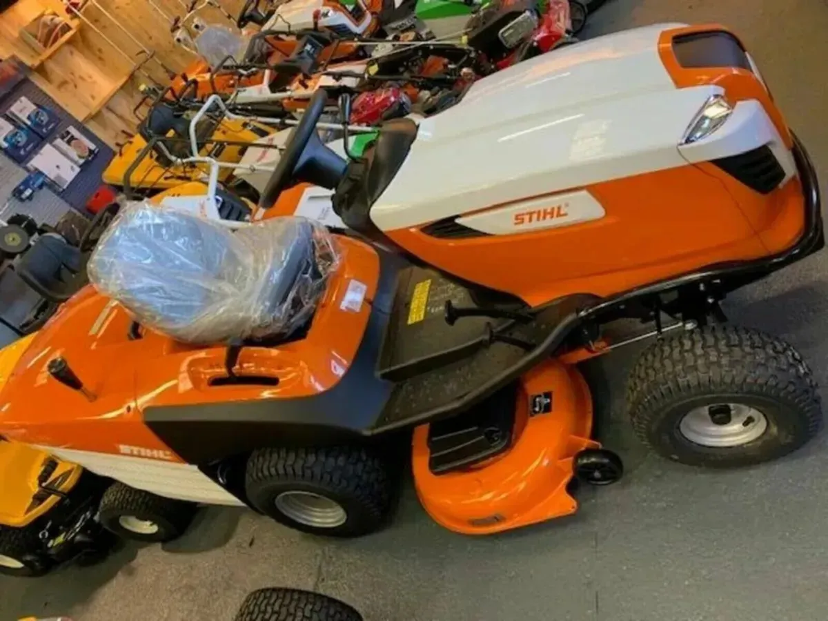 Stihl 5112 Z Petrol Ride On Mower - Image 2