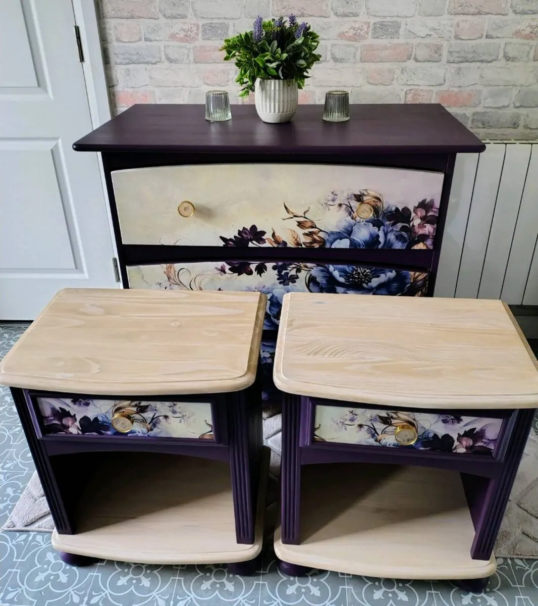 Chest of drawers and matching lockers - Image 4