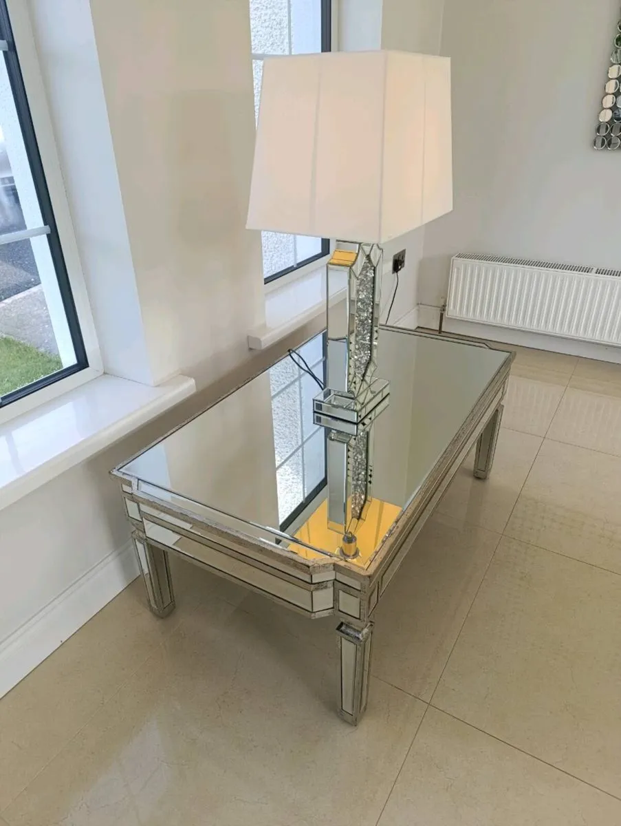 Coffee Table/Lamp - Image 2