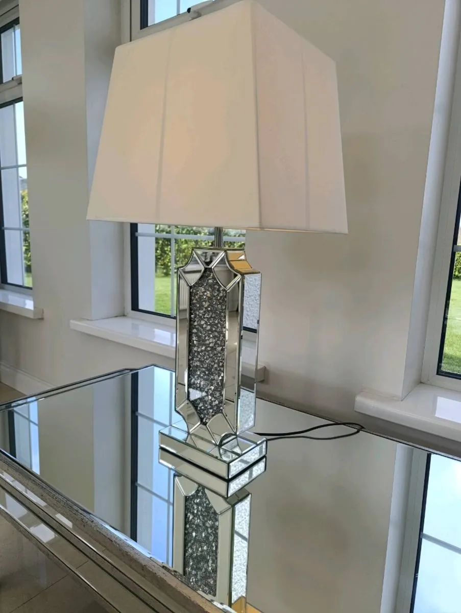 Coffee Table/Lamp - Image 3