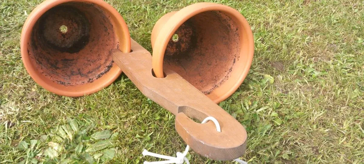 Terracotta Pot Holder and Pots - Image 2