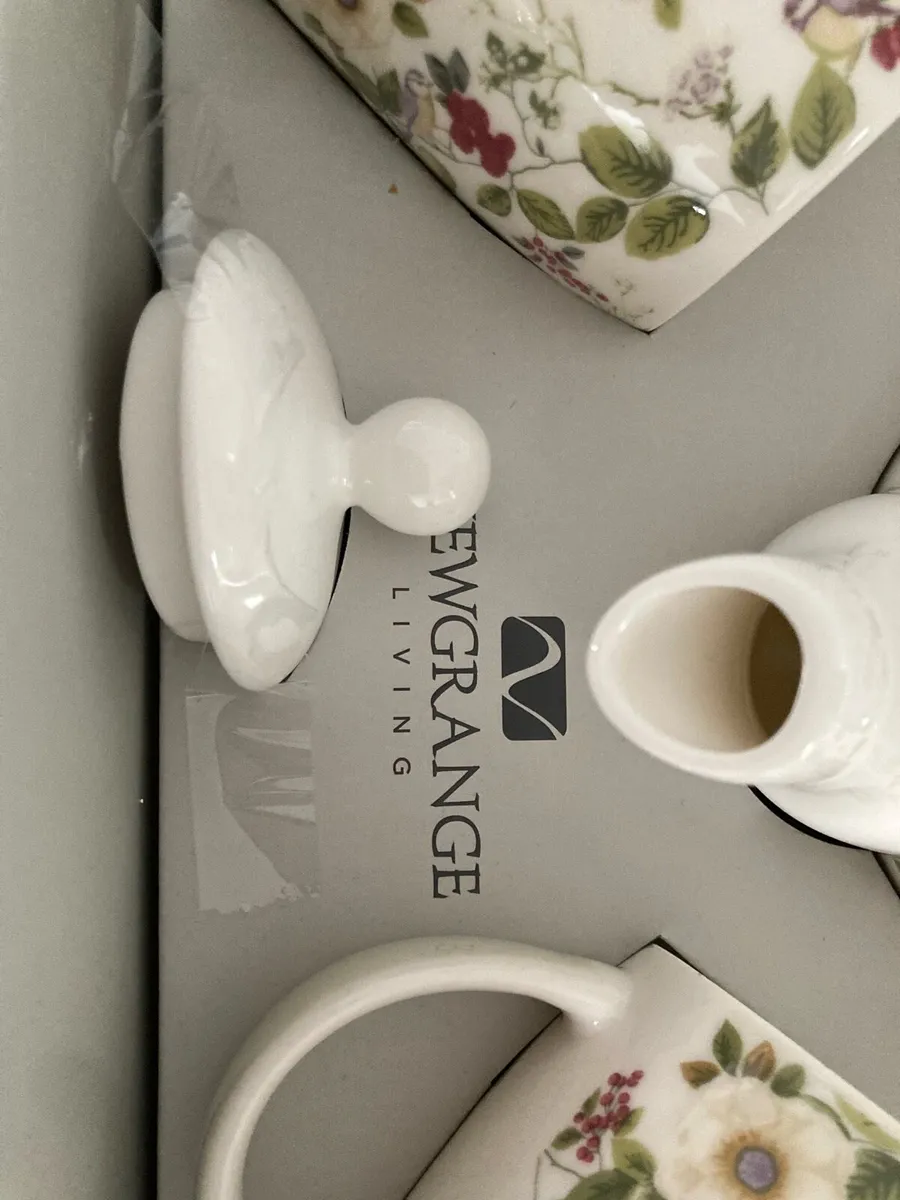 Newbridge Cream Floral Rose 7pc tea set - Image 4