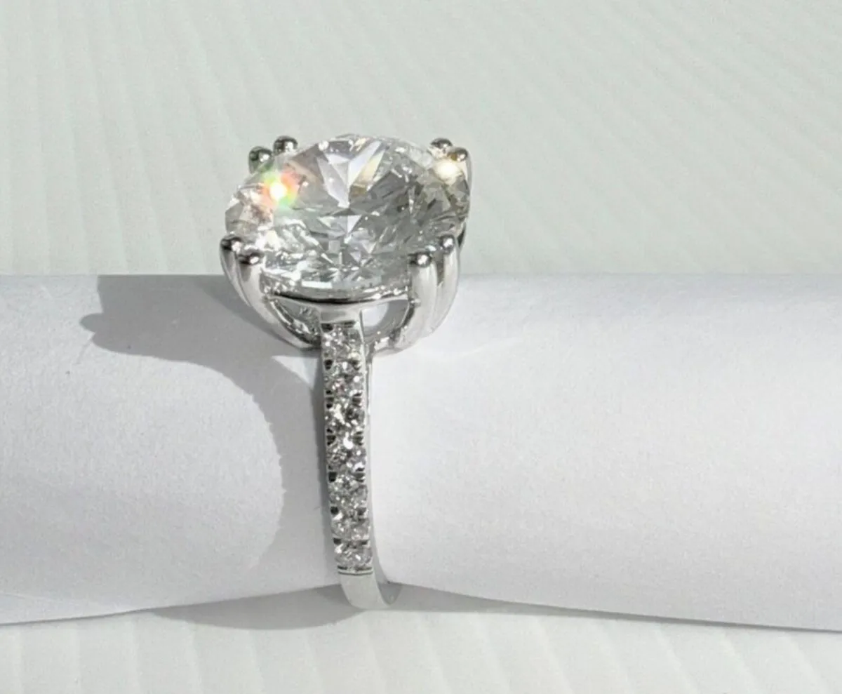 6 Carat Diamond Ring 18k White Gold - Image 4