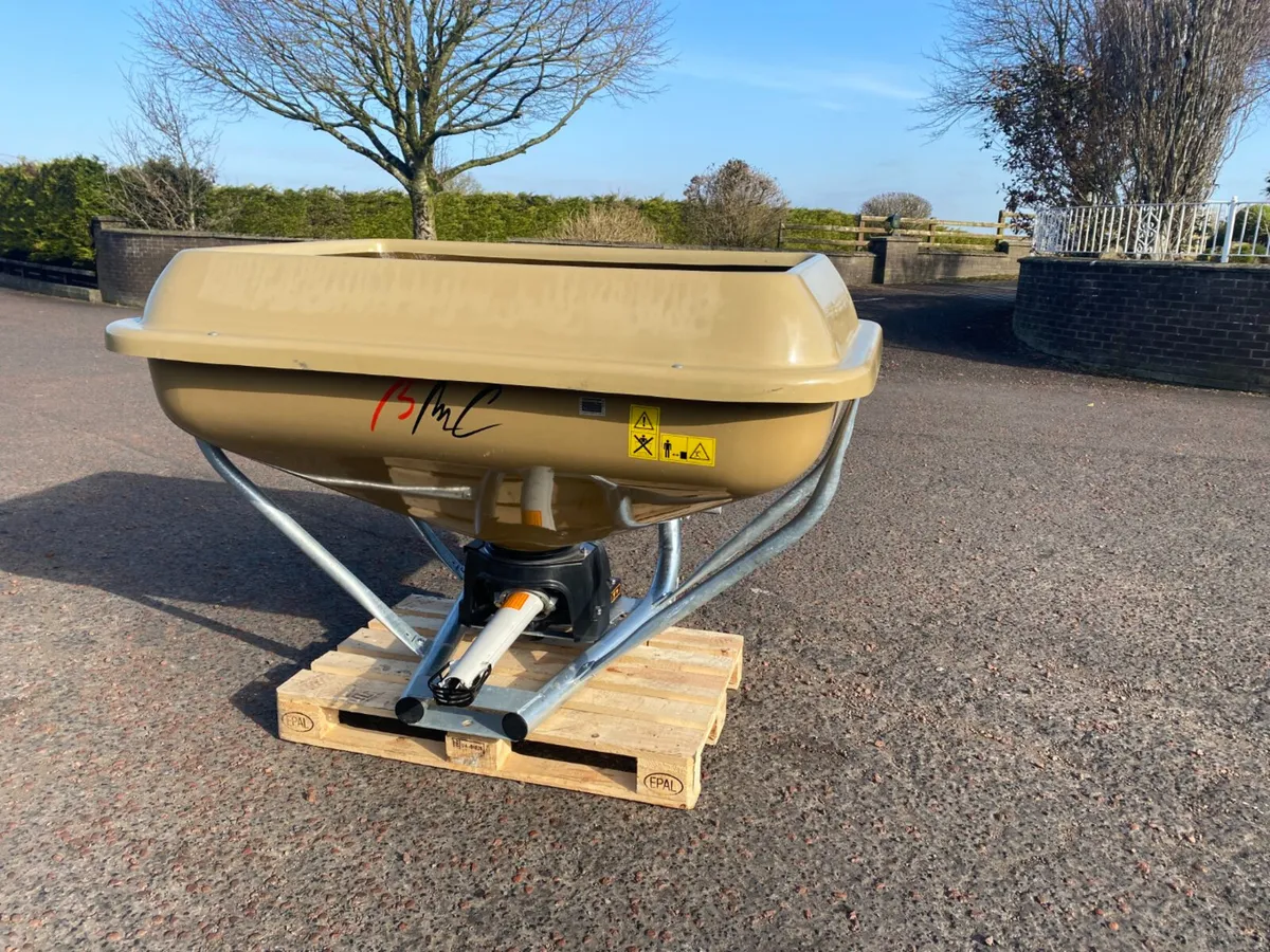 BMC 1200 Wagtail Fertiliser Spreader - Image 4
