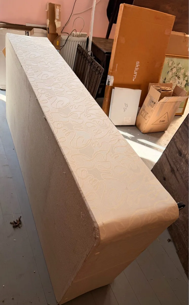 Single bed, base only - Image 1