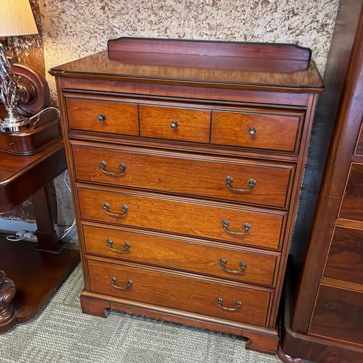 Mahogany chest of drawers