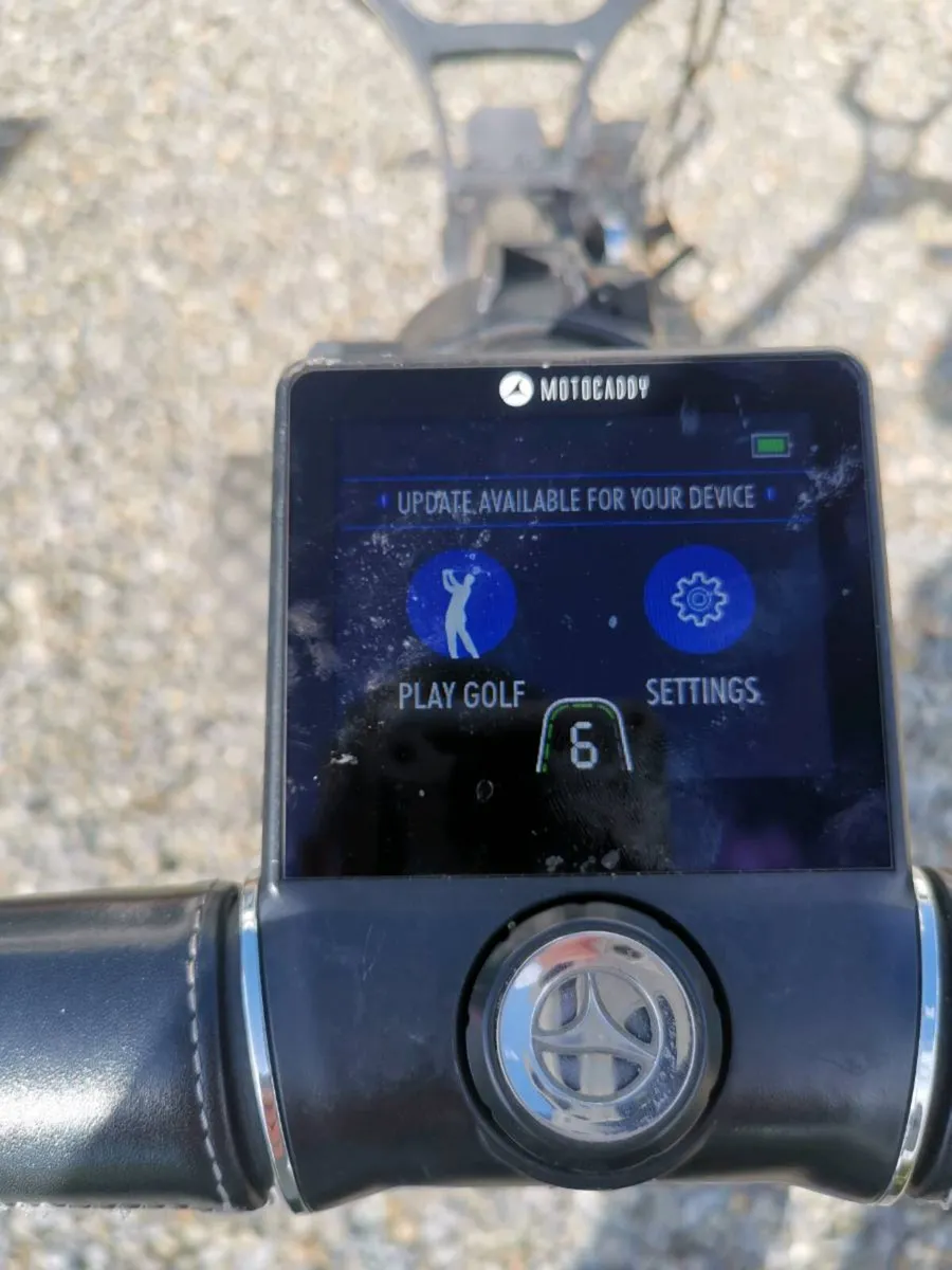 Motocaddy GPS Trolley - Image 2