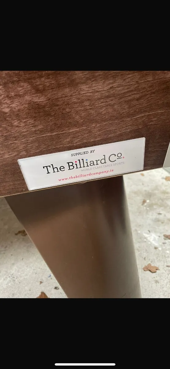 Pool table - Image 1