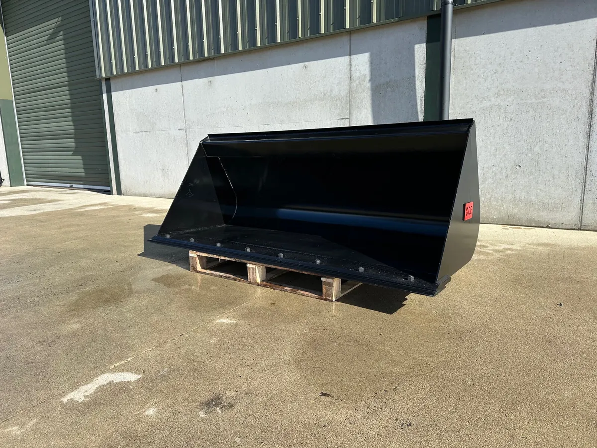 New JCB Telehandler Loading Bucket - Image 1