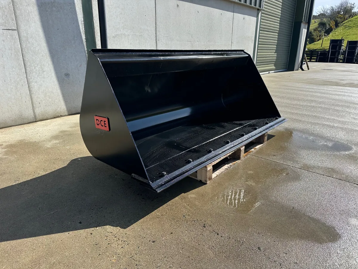 New JCB Telehandler Loading Bucket - Image 3