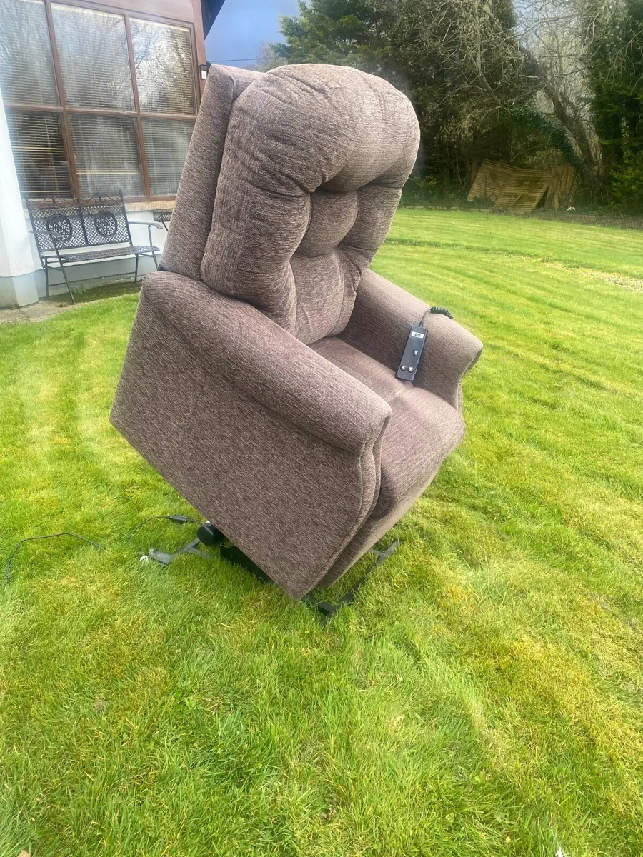 Electric Riser Recliner Mobility Chair - Image 3