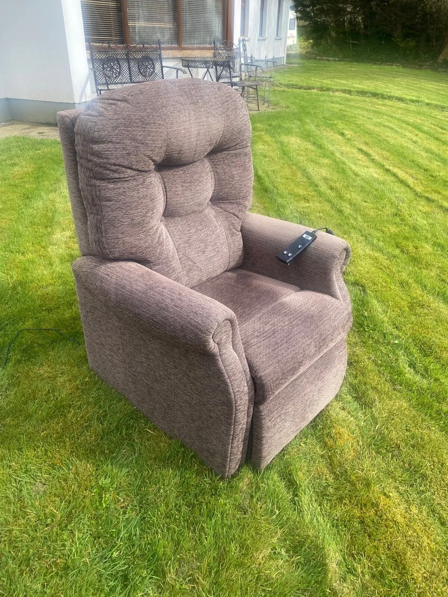 Electric Riser Recliner Mobility Chair - Image 4