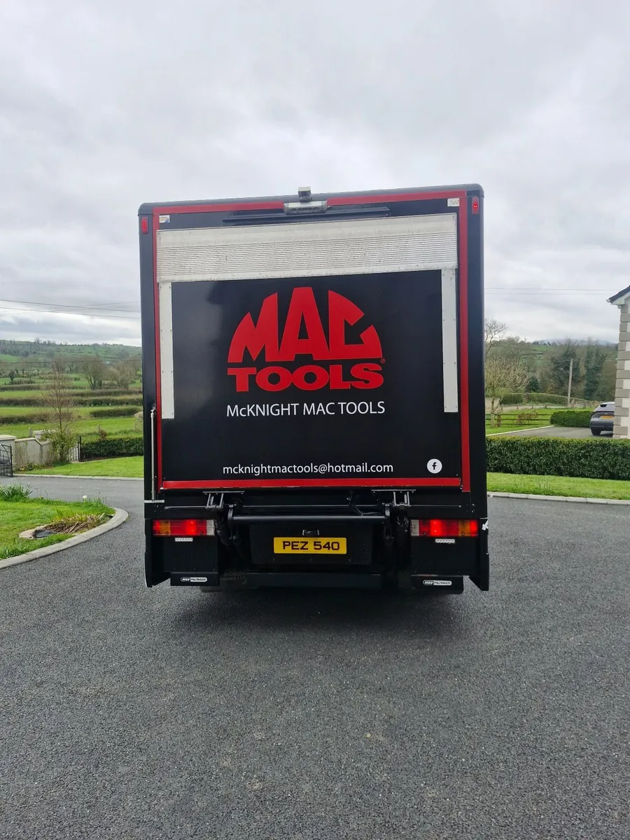 Mercedes-Benz Other 2010 - Image 3